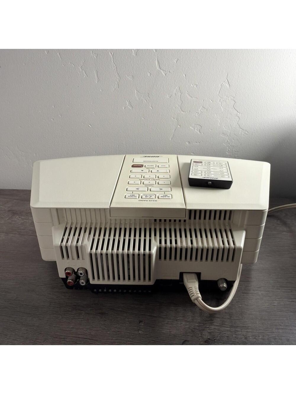 Bose Wave Radio AWR1-1W AM/FM Alarm Clock Works - Remote - White/Cream - Clean! - Picture 3 of 3